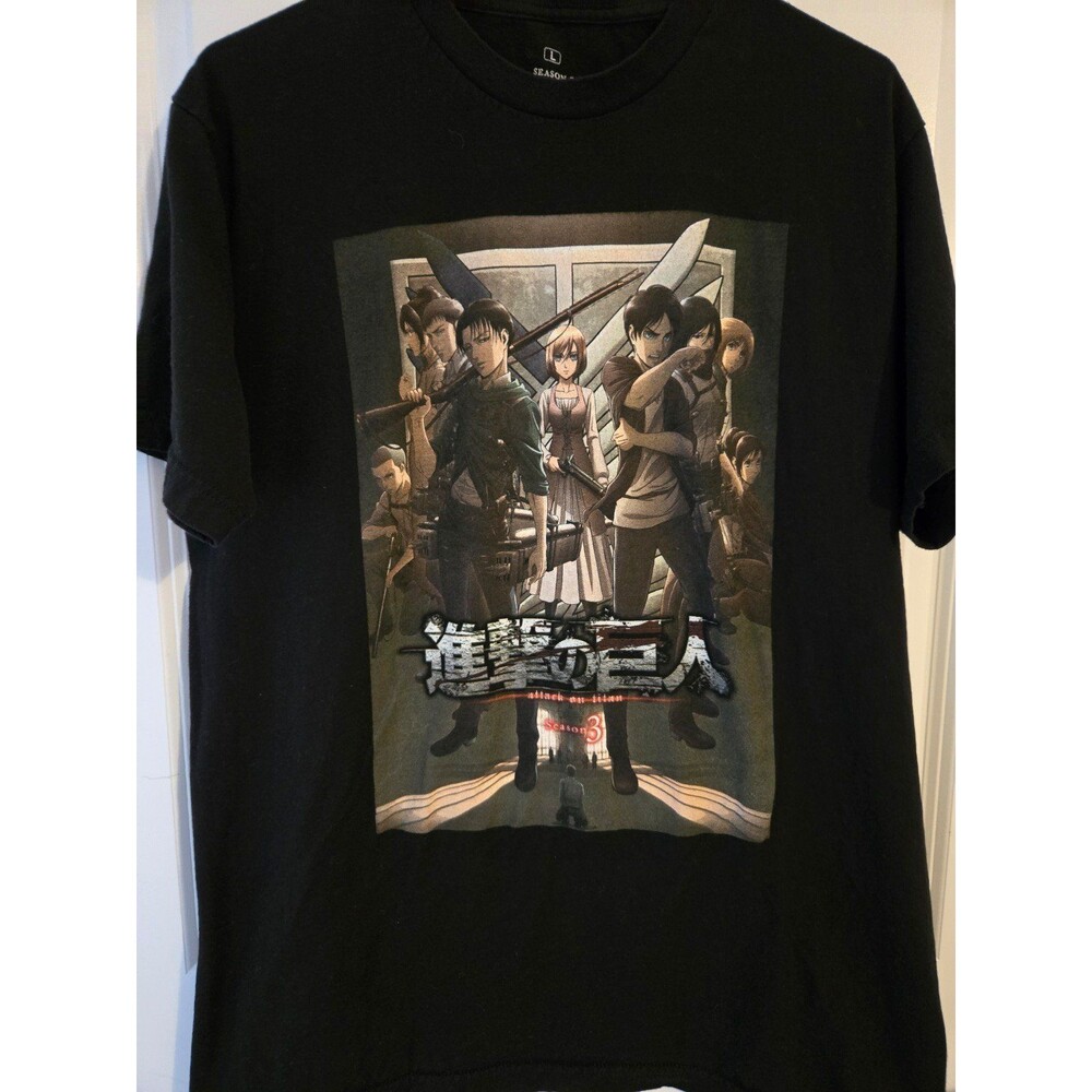 Attack on Titan Season 3 T-Shirt Large